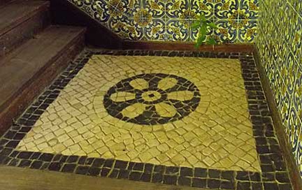 chão em calçada portuguesa